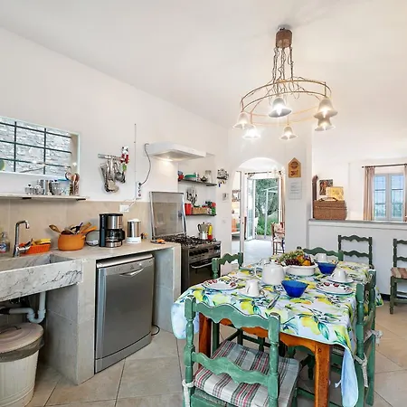 Holiday home Ca D'artista For Nature Lovers - Happy Stellanello